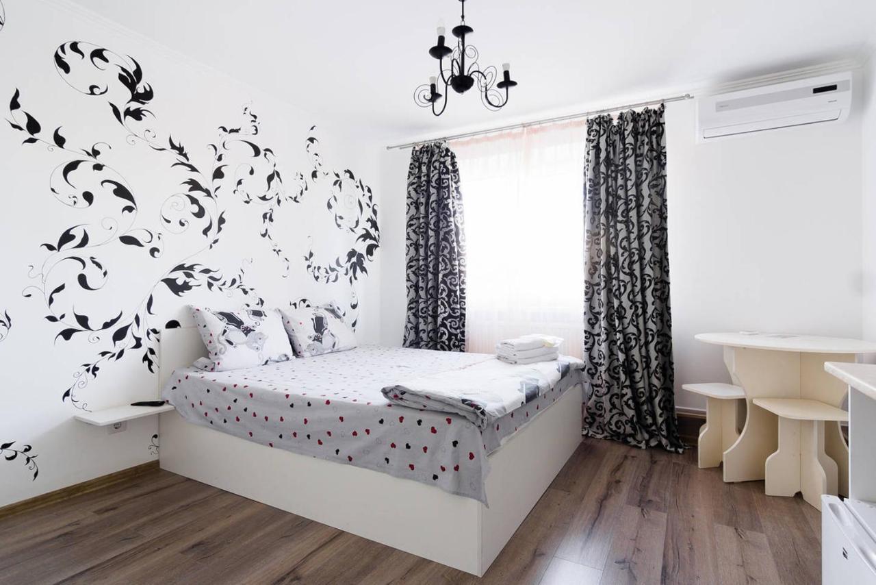 Rest Time Apartments Odessa Buitenkant foto