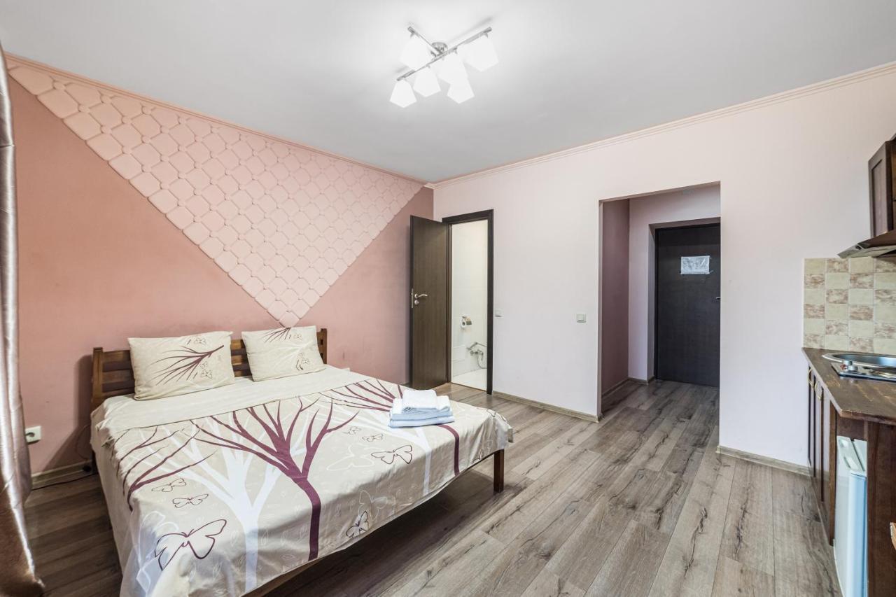 Rest Time Apartments Odessa Buitenkant foto